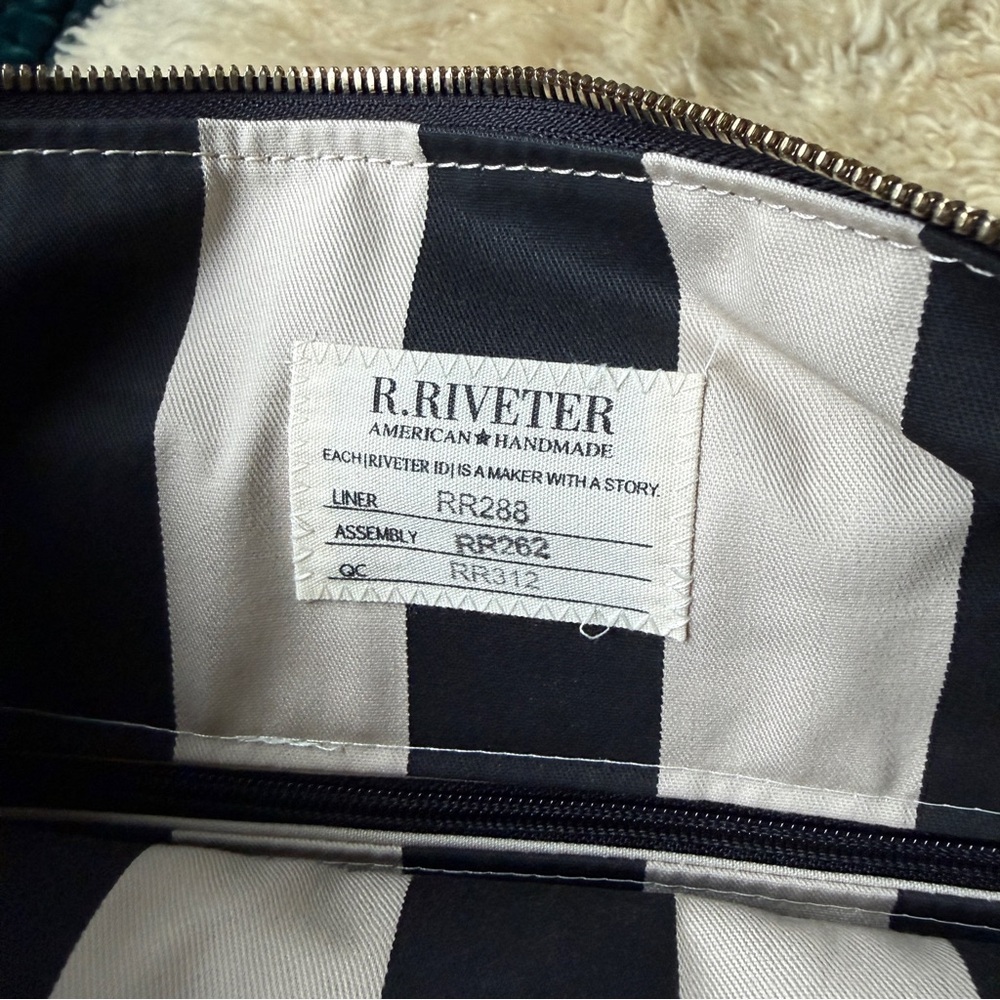 R.Riveter Otto Carry All Canvas Tote Camo w/ Leather Trim - Picture 6 of 7